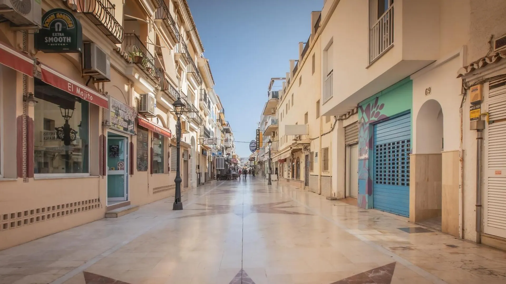 Sunsands Studio Con Balcones 2ºa Playa76 Carihuela トレモリノス 0*,  スペイン